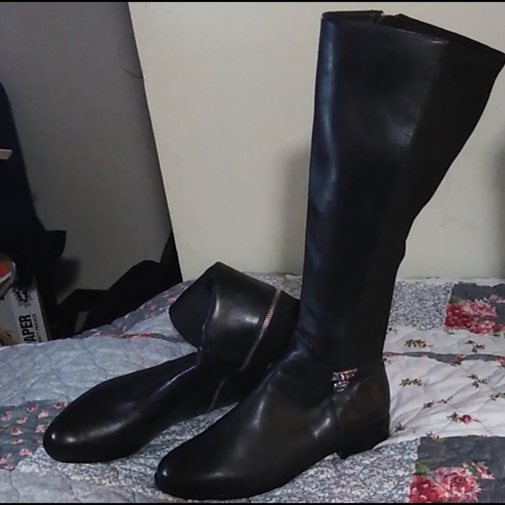 Black Calf Micheal Kors Boot (Never Worn)